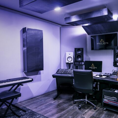 Rent a Music Studio,Recodring Studio.